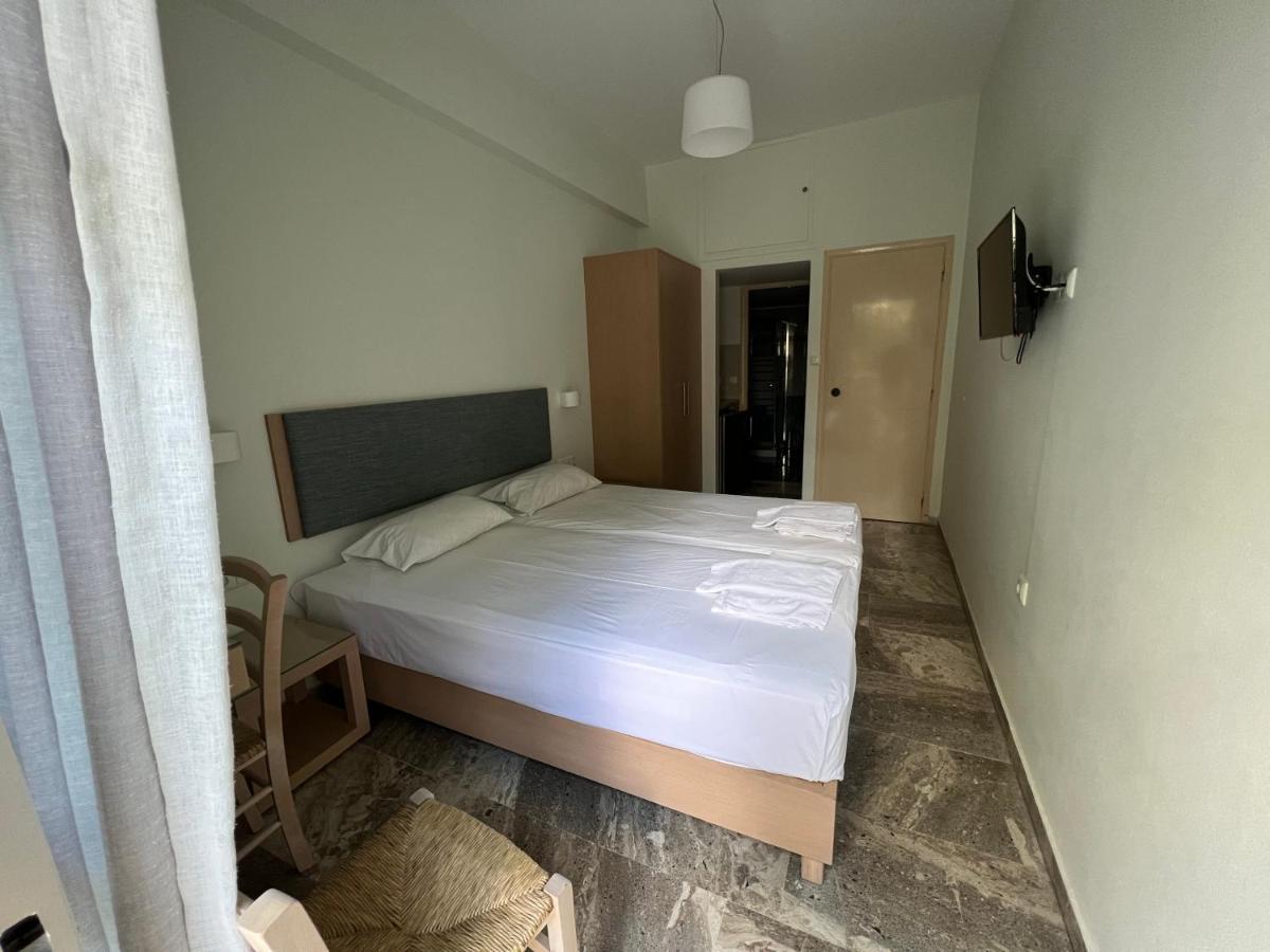Neapolis Apartments Palaiochora Exterior photo
