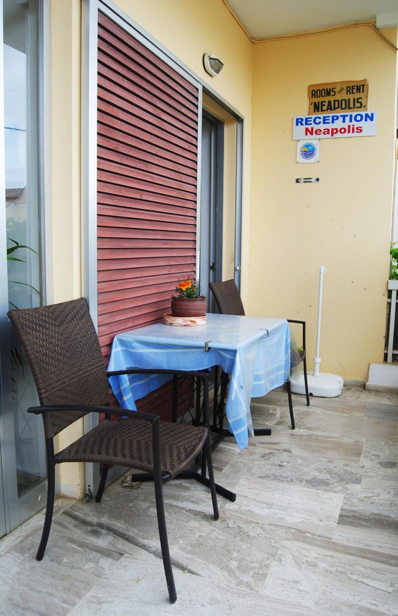 Neapolis Apartments Palaiochora Exterior photo