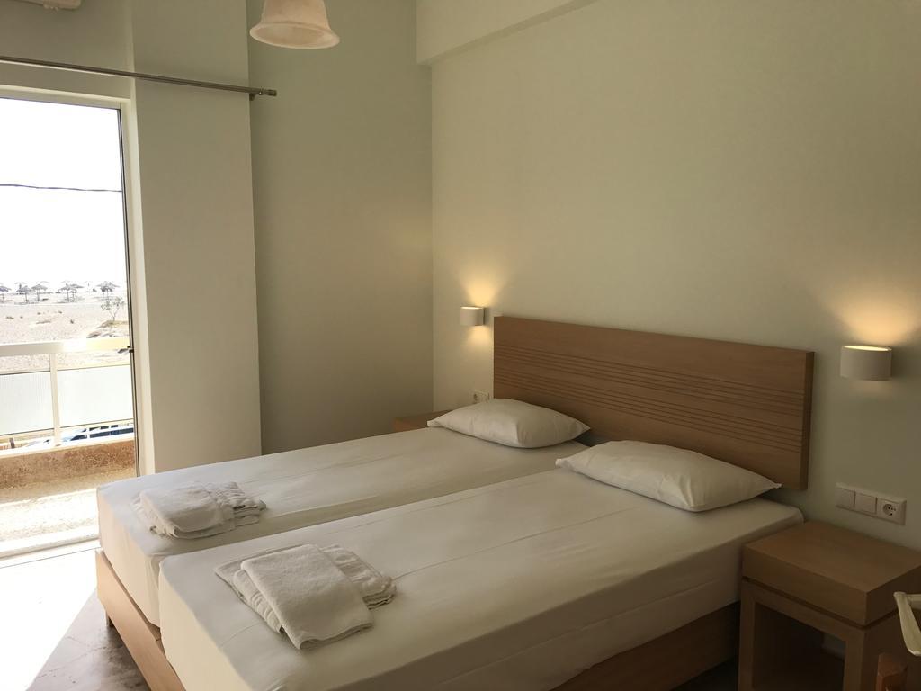 Neapolis Apartments Palaiochora Exterior photo